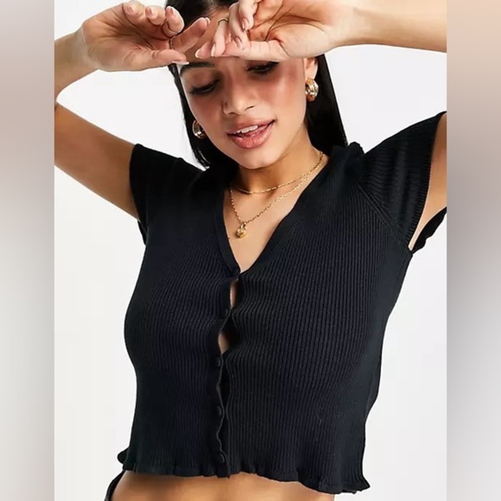 Abercrombie & Fitch Short Sleeve Ruffle Knit Cardigan in Black